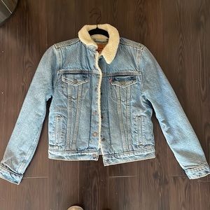 NWT Levi’s shearling denim jacket